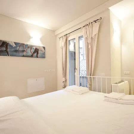 Lägenhet Azeglio Apartment, A Due Passi Da Piazza Maggiore