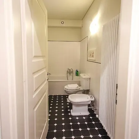 Lägenhet Azeglio Apartment, A Due Passi Da Piazza Maggiore